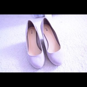 Nude wedges